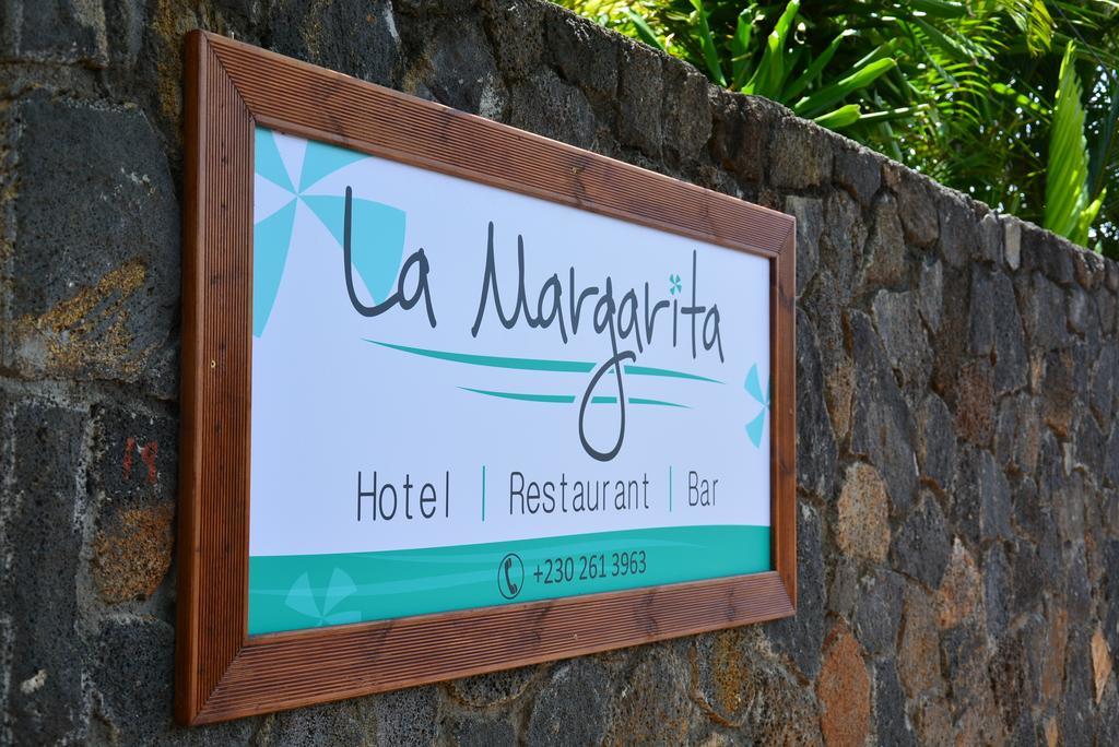 Отель La Margarita Пуант-о-Пиман Экстерьер фото